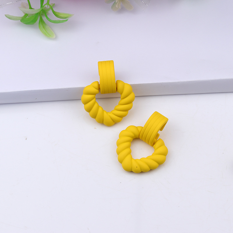 11g Weight Drop Earrings Classification 1 Pair Quantity Daily Occasion Acrylic Material Heart Shape Pattern Women'S Gender Spray Paint Design Fashion Style 1 Pair Fashion Heart Shape Spray Paint Arylic Drop Earrings 7