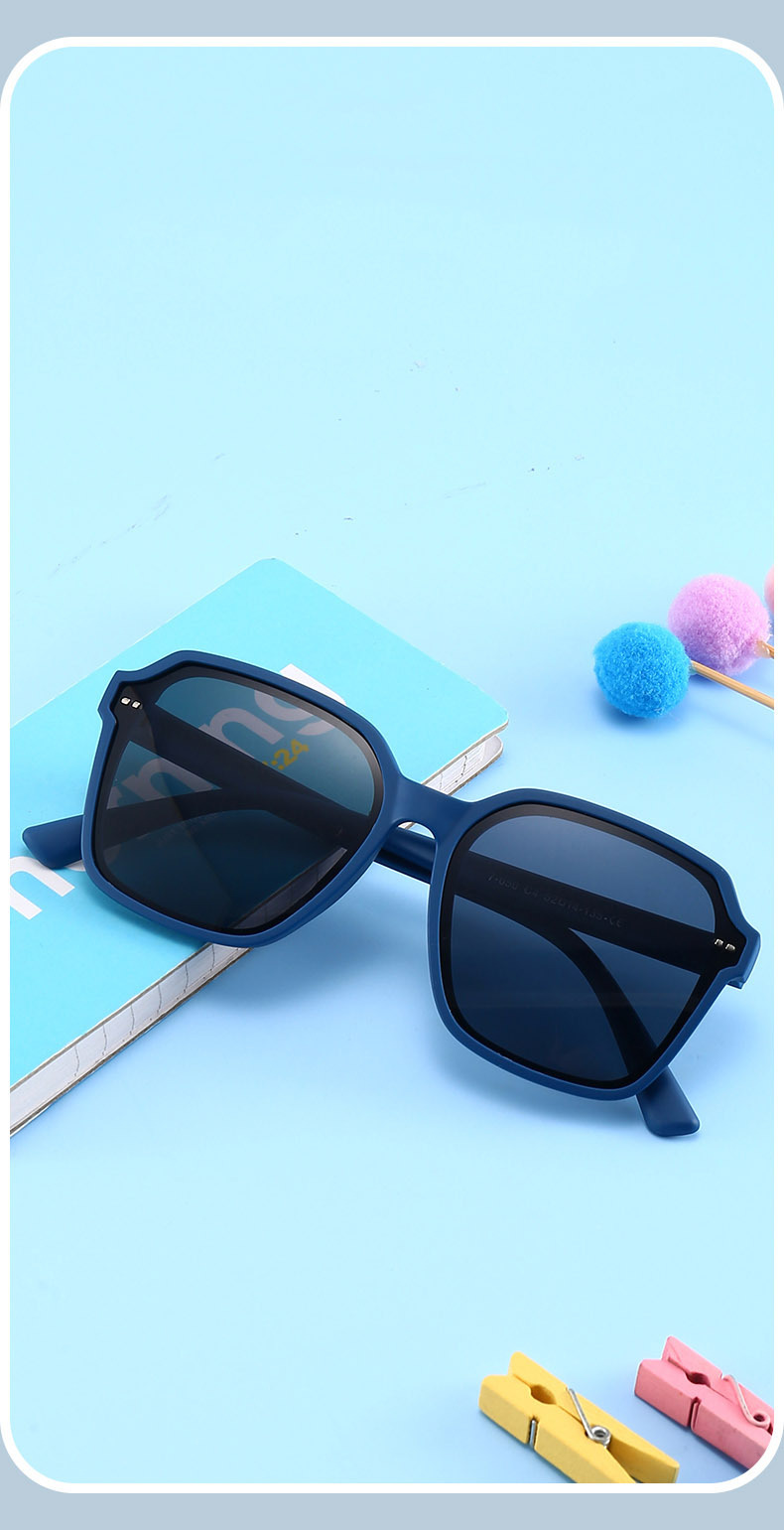 Estilo Simple Estilo Clásico Color Sólido Tac Protección UV400 Cuadrado Fotograma Completo Gafas De Sol Para Niños display picture 4