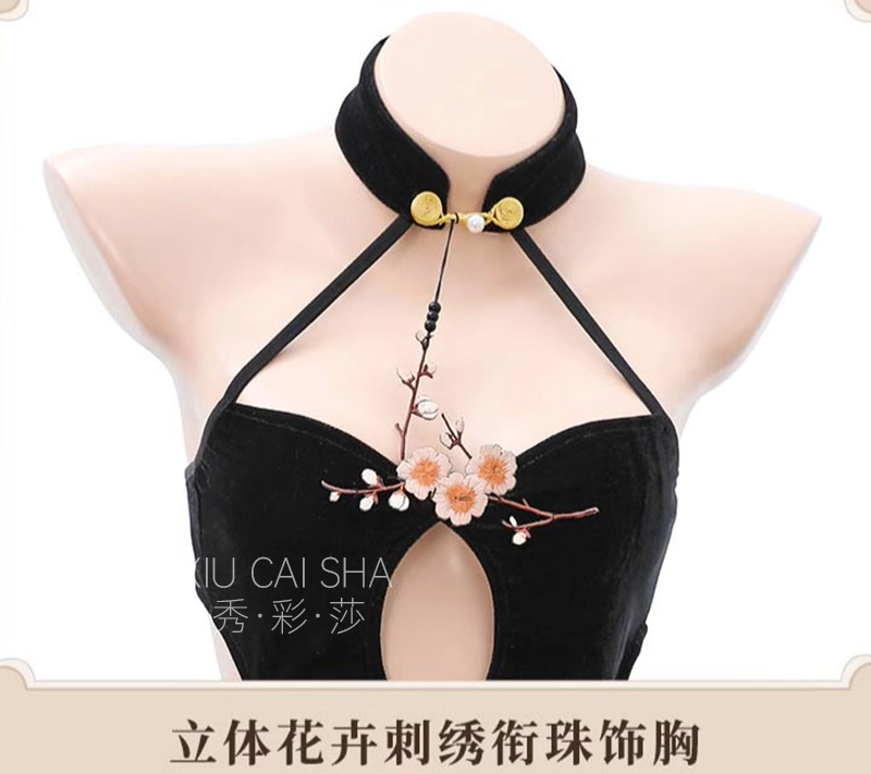 Chinese-Style Halterneck Cheongsam Lingerie Set with Backless Embroidery and Thong — detail image 18