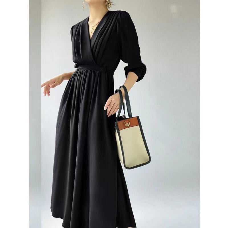 Fashion temperament V-neck skirt dress waist slimming 2024 new long sleeve skirt high sense light mature style