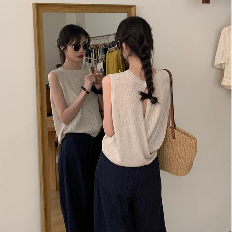 Apricot-Colored Cross-Over Knit Top for Women, Summer 2026 New Design, Stylish Backless Slim-Fit Sleeveless Top