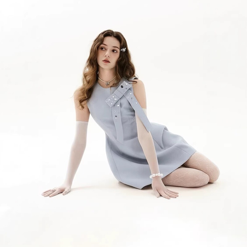 AIVEI Celebrity Style 2026 Spring/Summer Noblewoman Bow Sleeveless Dress 1653
