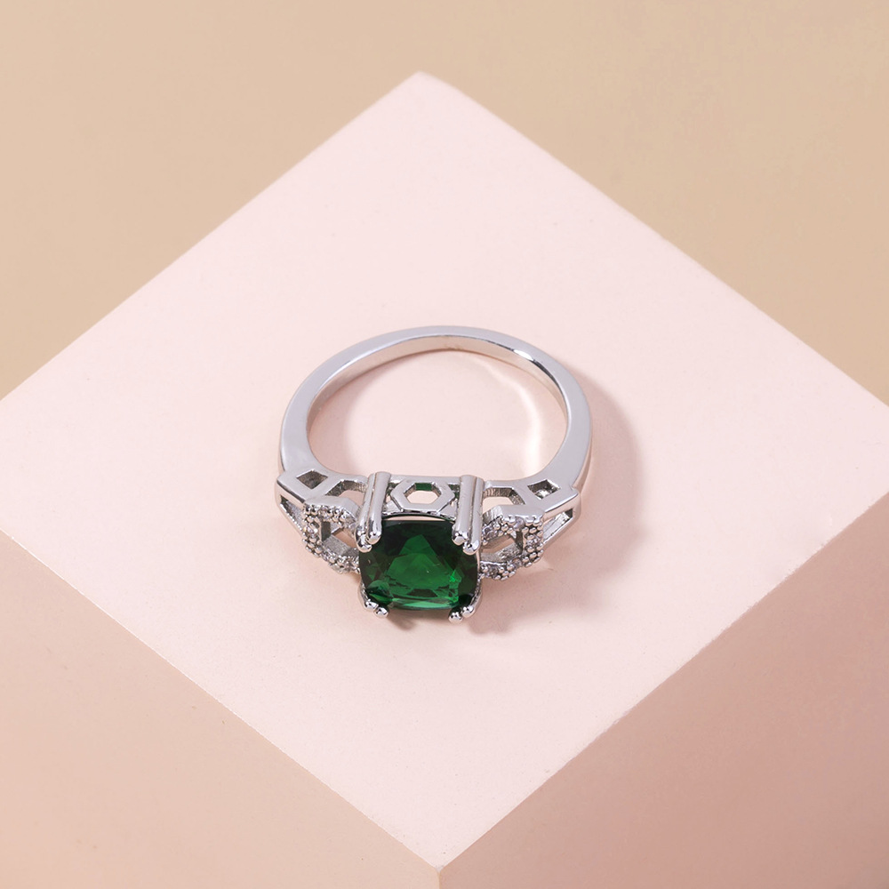 fashion retro emerald green zircon ring simple microset copper ringpicture3