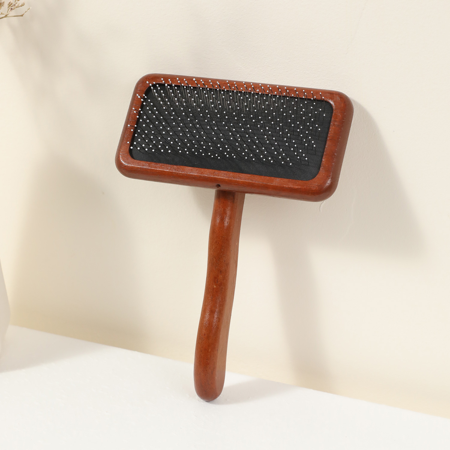 Taotao Pet Spot Mango de madera maciza Almohadilla de aire Alambre Peine de dientes densos Peine para perros Fabricante Cepillo para eliminar el pelo Cepillo para gatos