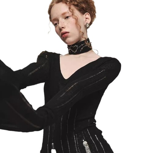 2025 Trendy Small Lattice Relaxed V-Neck Thin Sheer Knit Top with Patches and High Waist