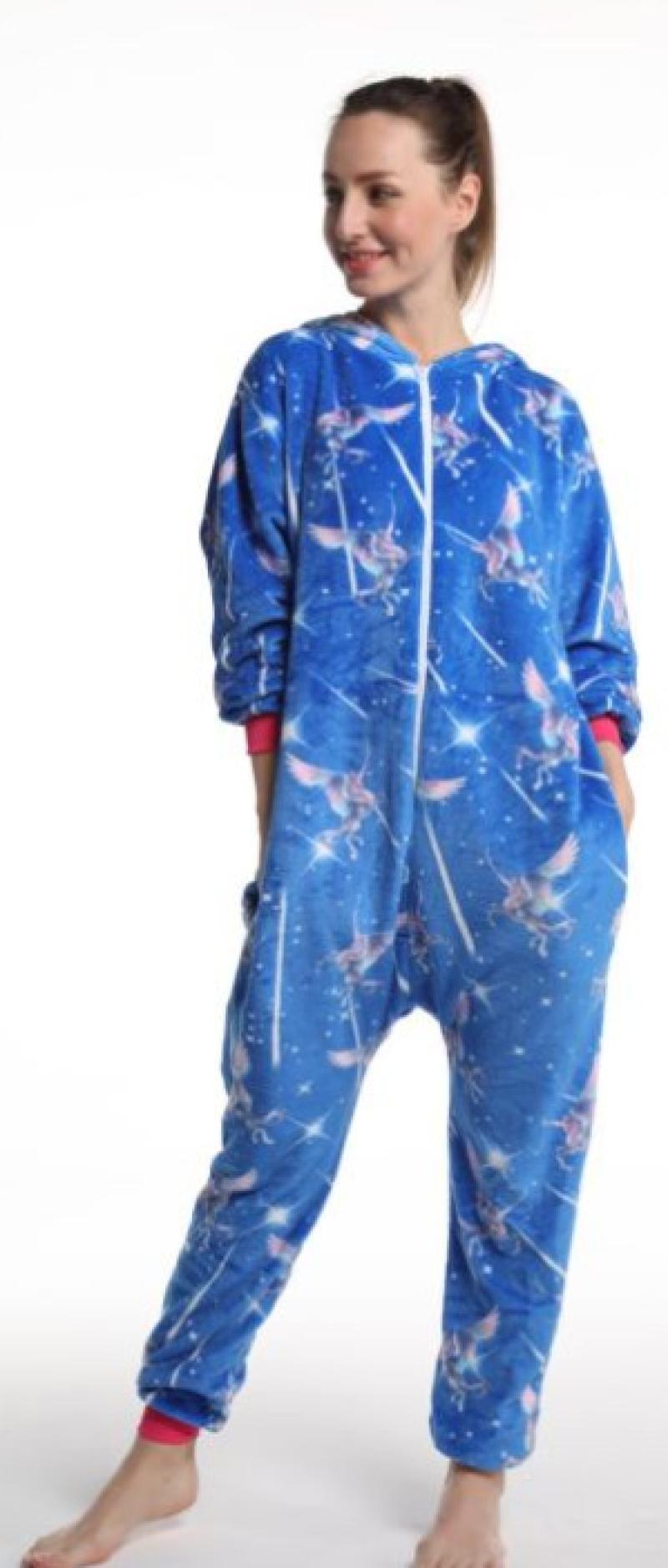 Pijamas transfronterizos al por mayor de fábrica Labubu pijamas femeninos de una sola pieza de dibujos animados pijamas de animales de franela Capibala