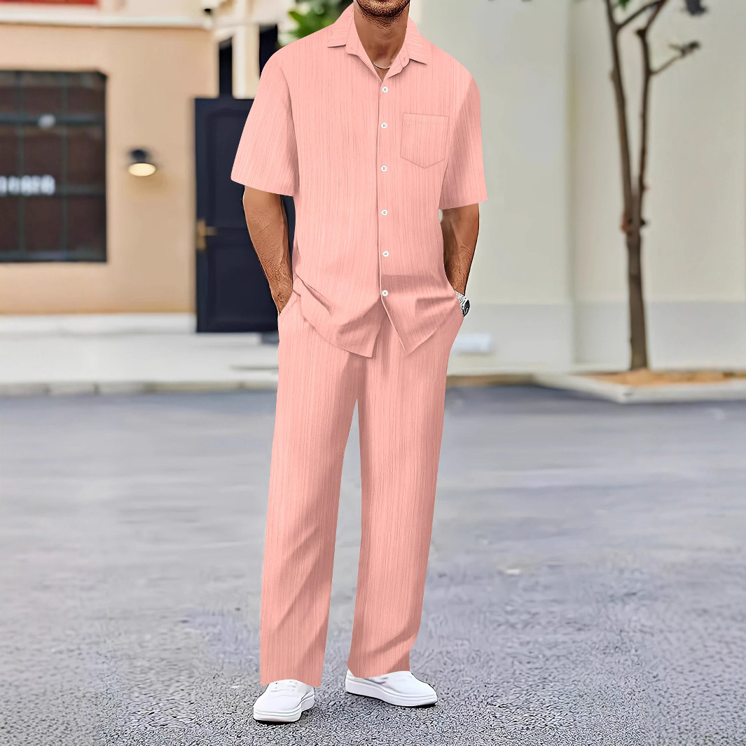 Lässiges Herren-Set aus Hemd und Hose, zweiteilig, ideal für den Alltag im Frühling, mit Wellenmuster, Kurzarm und bequemer Passform_voghion.com
