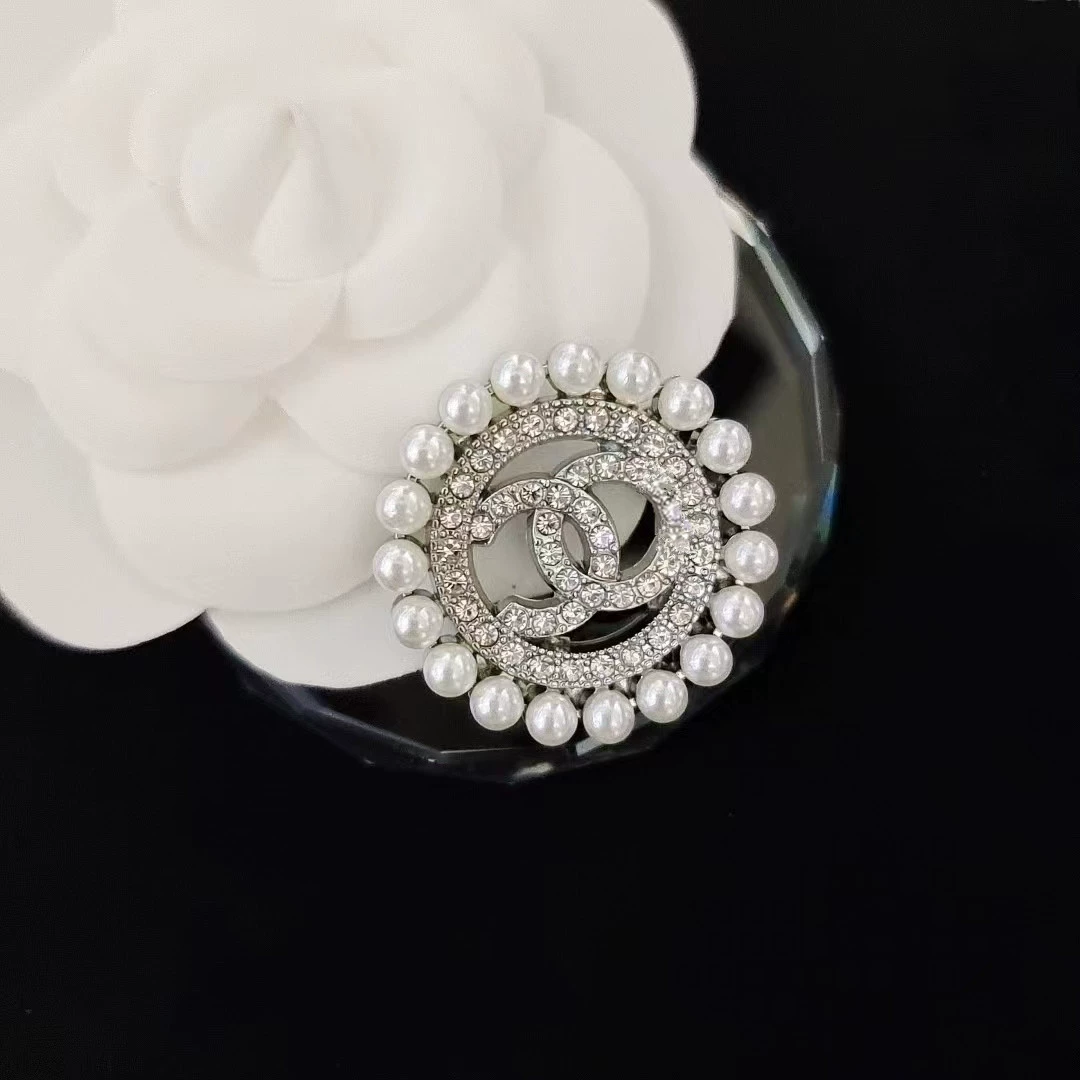 Маленькая брошь с буквами, булавка из жемчуга, стиль Chanel