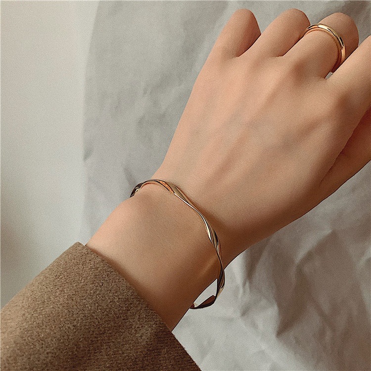 Fashion Geometric Alloy Plating Bangle