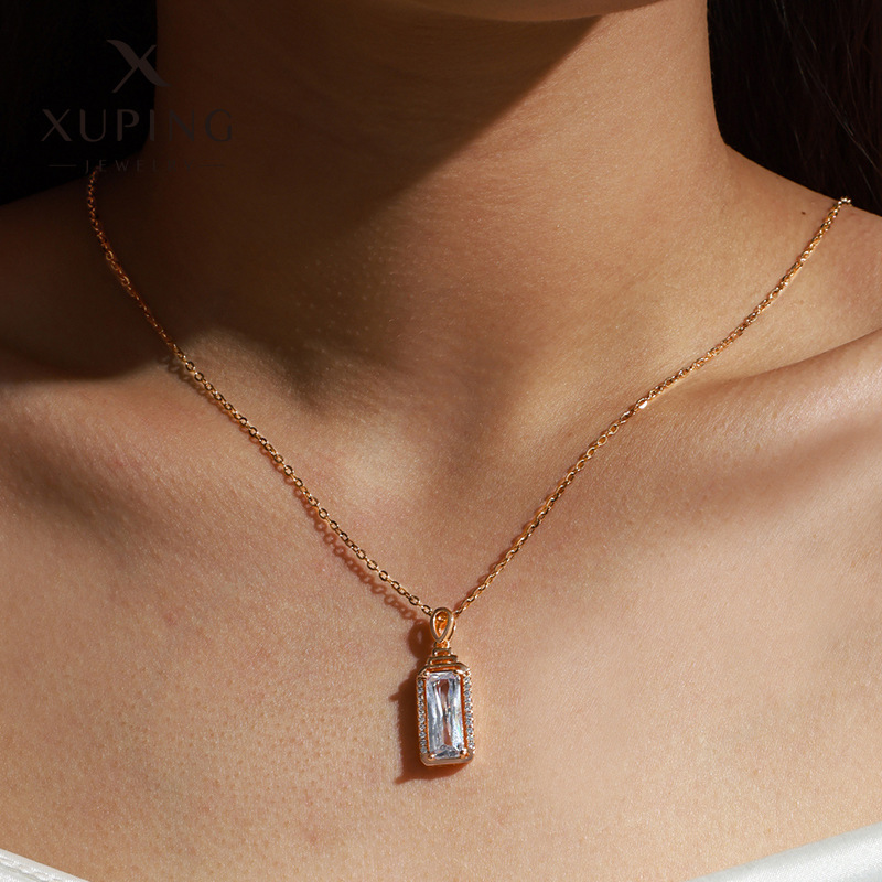 Xuping estilo elegante colgante rectangular colgante de joyas personales de alta calidad para mujeres transfronterizas