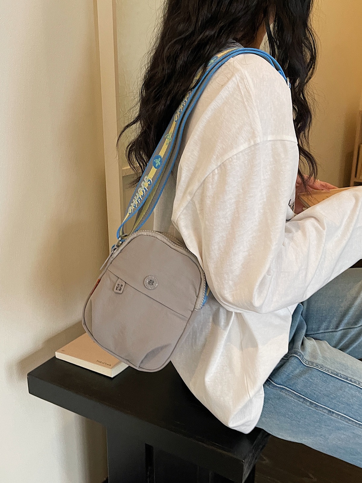 Bolso de nylon de moda para mujeres 2026 nuevo bolso de verano casual simple bolso de viaje ligero bolso de mujer