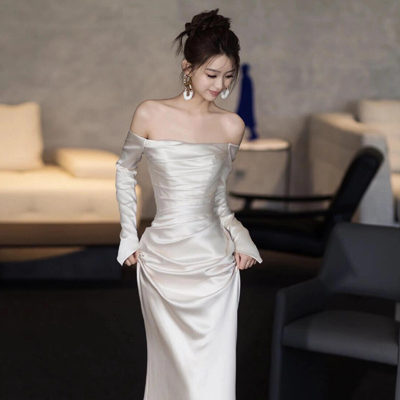 French Style off-shoulder Light Wedding Dress Travel Photo Super Fairy Long-sleeved Satin Bridal Fishtail Dress Simple Welcome Gown for Women
