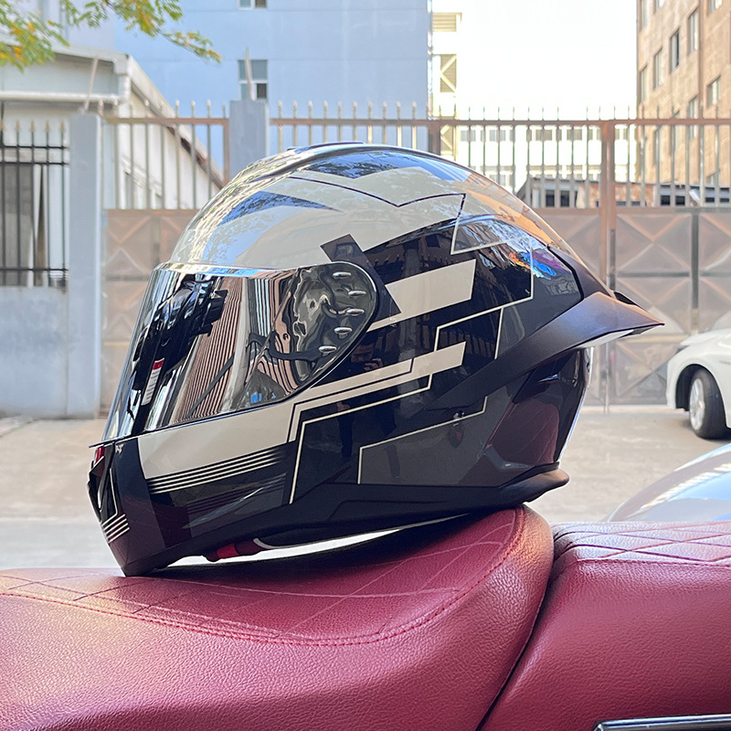 Casco de motocicleta Orz para hombres y mujeres, casco integral de verano con gran alerón trasero para todas las estaciones, certificado por DOT, transfronterizo.