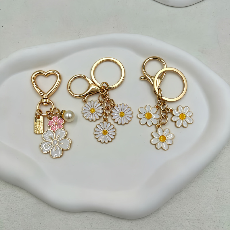 Cross-Border Colorful Flower Keychain, Charming Daisy Flower Bag Keychain Accessory Cross-Border Colorful Flower Keychain, Charming Daisy Flower Bag Keychain Accessory