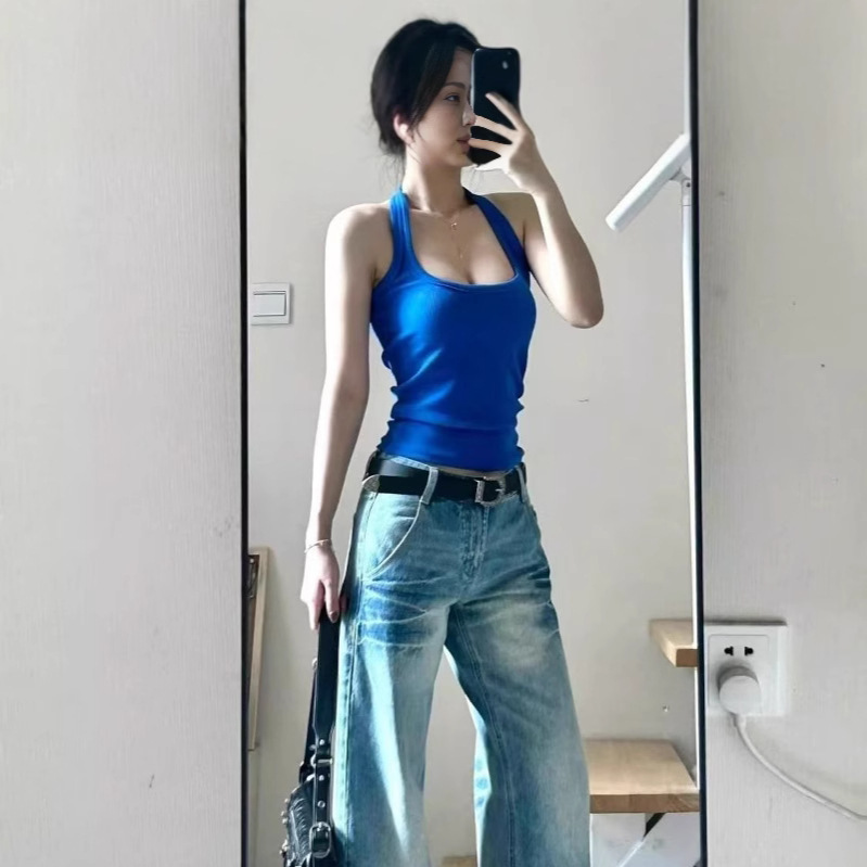 Pure and sexy tank top, new summer style, solid color, sweet and spicy, slim fit, high-end, flattering, short and versatile camisole top, Instagram style.