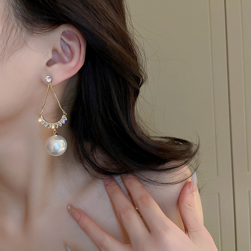 Fashion Geometric Copper Inlay Artificial Pearls Zircon Drop Earrings 1 Pair