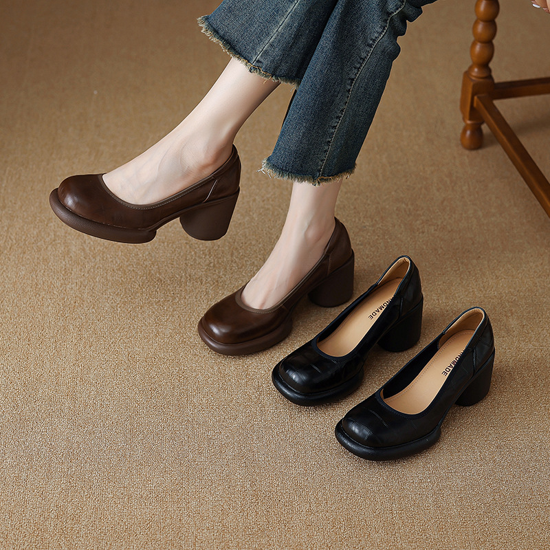 Giày cao gót nữ đế dày platform miệng nông gót vuông 8 cm — nâu