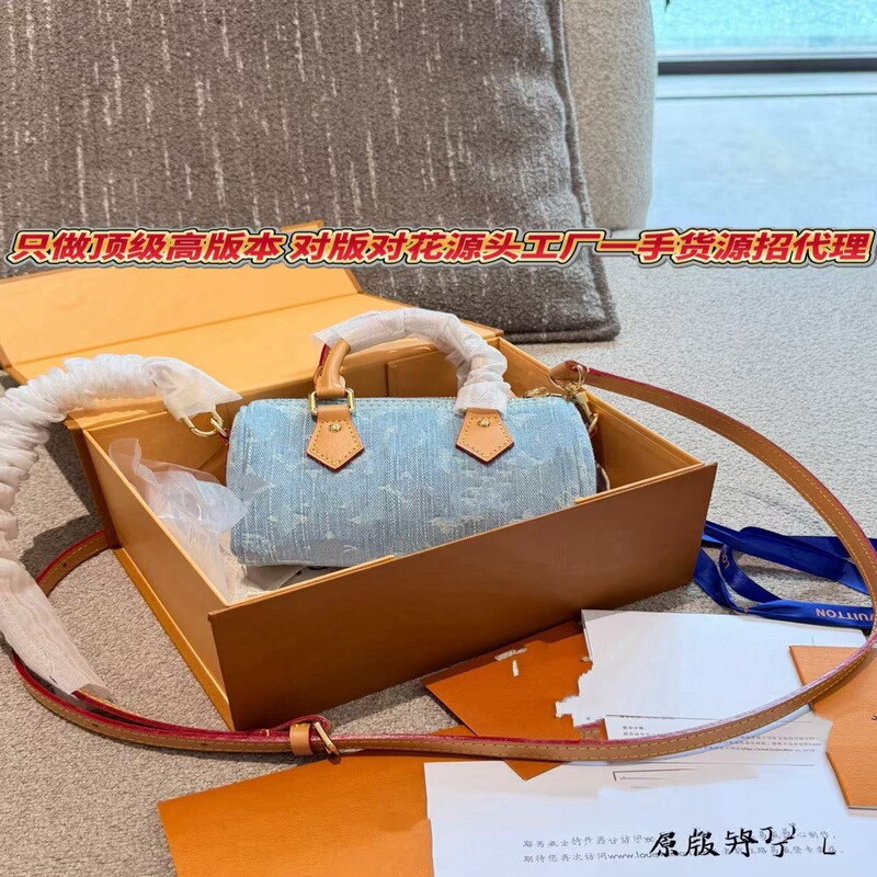 LV's new vintage handbag, versatile and stylish, exquisite denim shoulder and crossbody bag LV's new vintage handbag, versatile and stylish, exquisite denim shoulder and crossbody bag