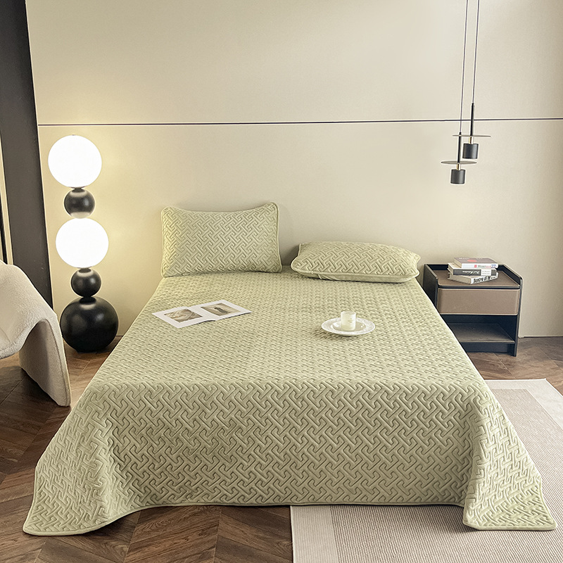 Winter Warm Milk Velvet Bedspread, Solid Color Bed Cover, Thickened Feather Silk Cotton Filling, Simple Bedding, Can Be_voghion.com