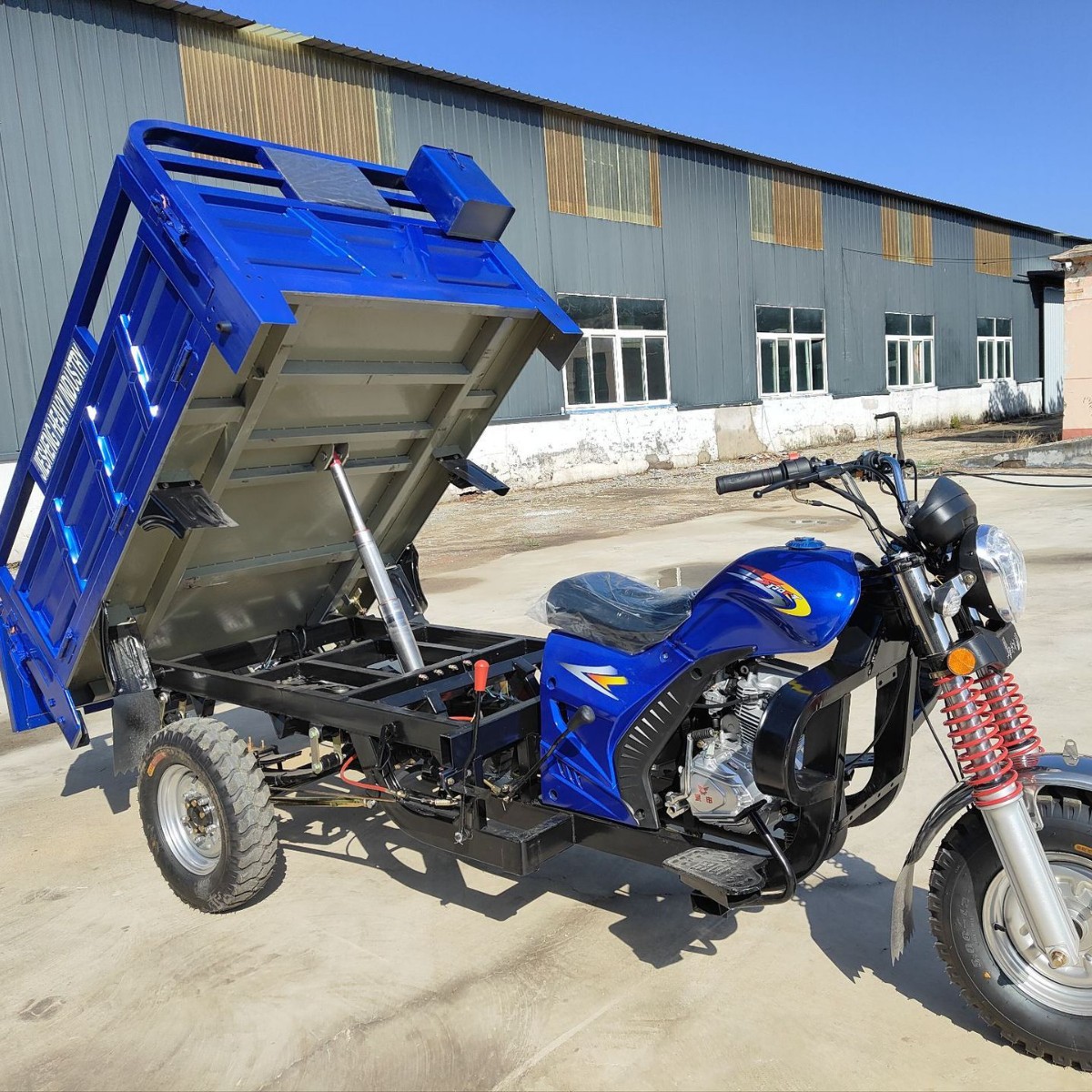 African-style gasoline-powered motorcycle tricycle, single/d