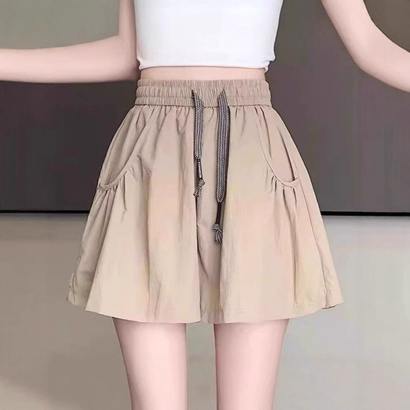 Trendy Niche Shorts with a Stylish and Slimming Straight Cut, Summer Fashion for Women, New Design with a Unique Touch, Thin Five-Point Pants