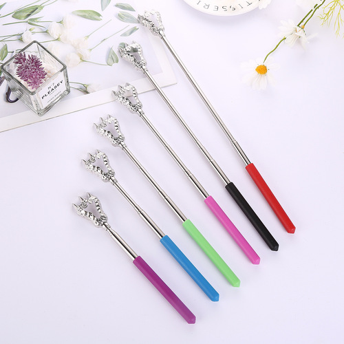 Stainless steel retractable dinosaur claw back scratcher self-operating backscratcher