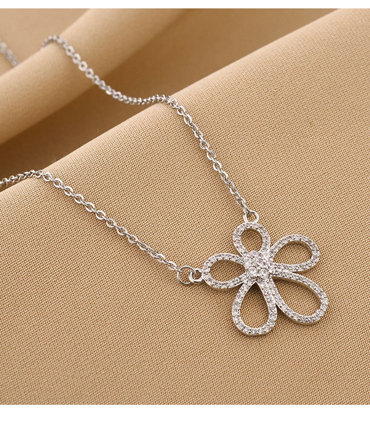 Simple Style Flower Titanium Steel Inlay Rhinestones Necklace 1 Piece