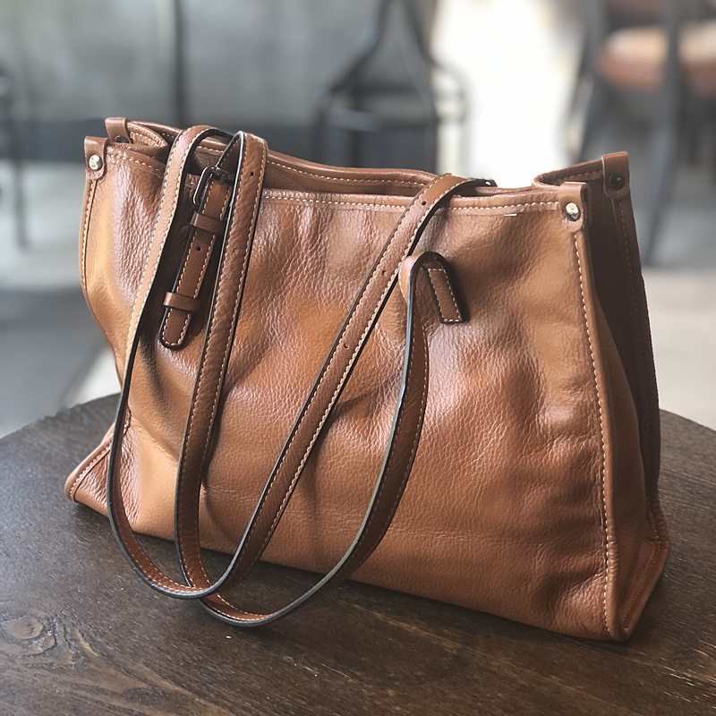 Genuine Leather Tote Bag for Women, Autumn and Winter 2025 New Fashion Large-Capacity Handbag and Shoulder Bag, First-Layer Cowhide Commuter Bag