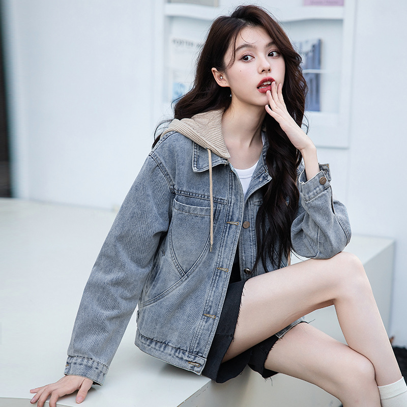 Retro fashionable denim spring short jacket with hood