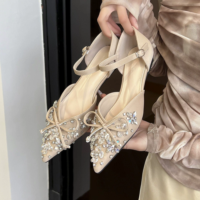 Острая сандалия Одиночная обувь Женские французские туфли с неглубоким ртом, туфли с толстыми каблуками, 2025 новые стразы с плоским дном, большие размеры женской обуви 41 до 43