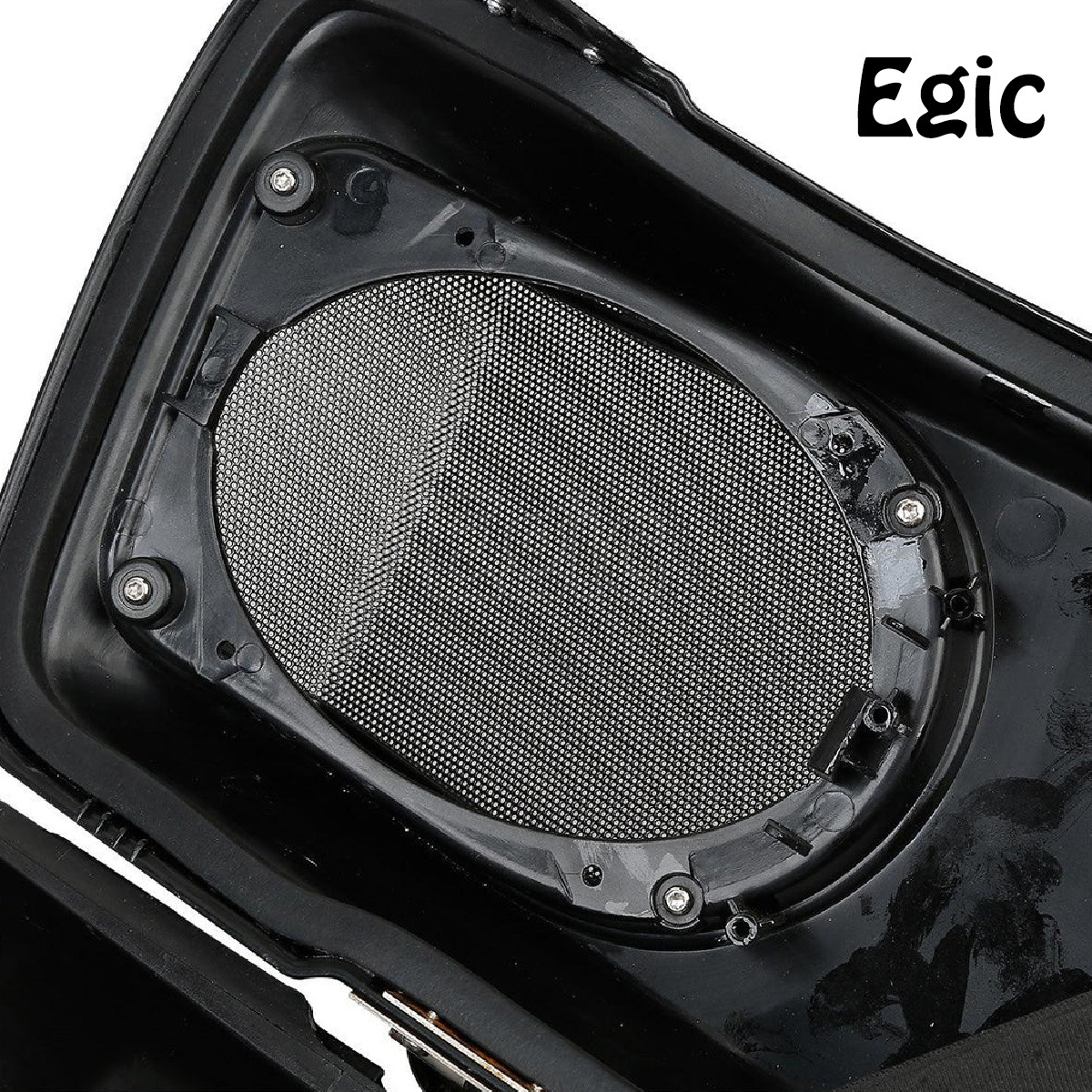 Motorcycle modification is suitable for Harley wagon side box to increase the height of the riding motorcycle cvo94-13 year with audio cover.