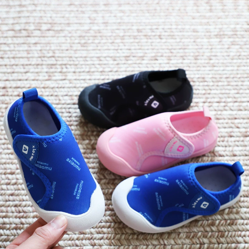 Сменная обувь для детского сада Детская Тканевая обувь 2023 новые кроссовки для девочек детская обувь для мальчиков весна и осень мягкая подошва Нескользящая