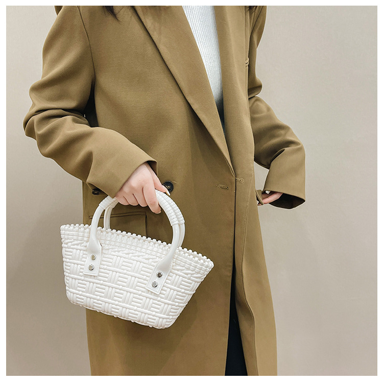 2025 New trendy and versatile crossbody mini vegetable basket jelly bag, fashionable hand-held woven bag, mini tote women's bag undefined