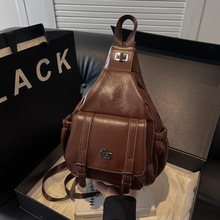 胸包女2025新款软皮女士皮革双肩包斜跨包时尚百搭复古女士单肩包