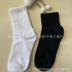 卸売靴下純綿男性と女性の春と夏の通気性靴下消臭シーズンミッドチューブソックス純綿吸汗性新疆綿秋多用途