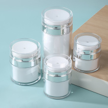 �����˪���bƿ��˪ƿ�۵���Һ����ʽ��ƿ��y����С�ӷ��bƿ