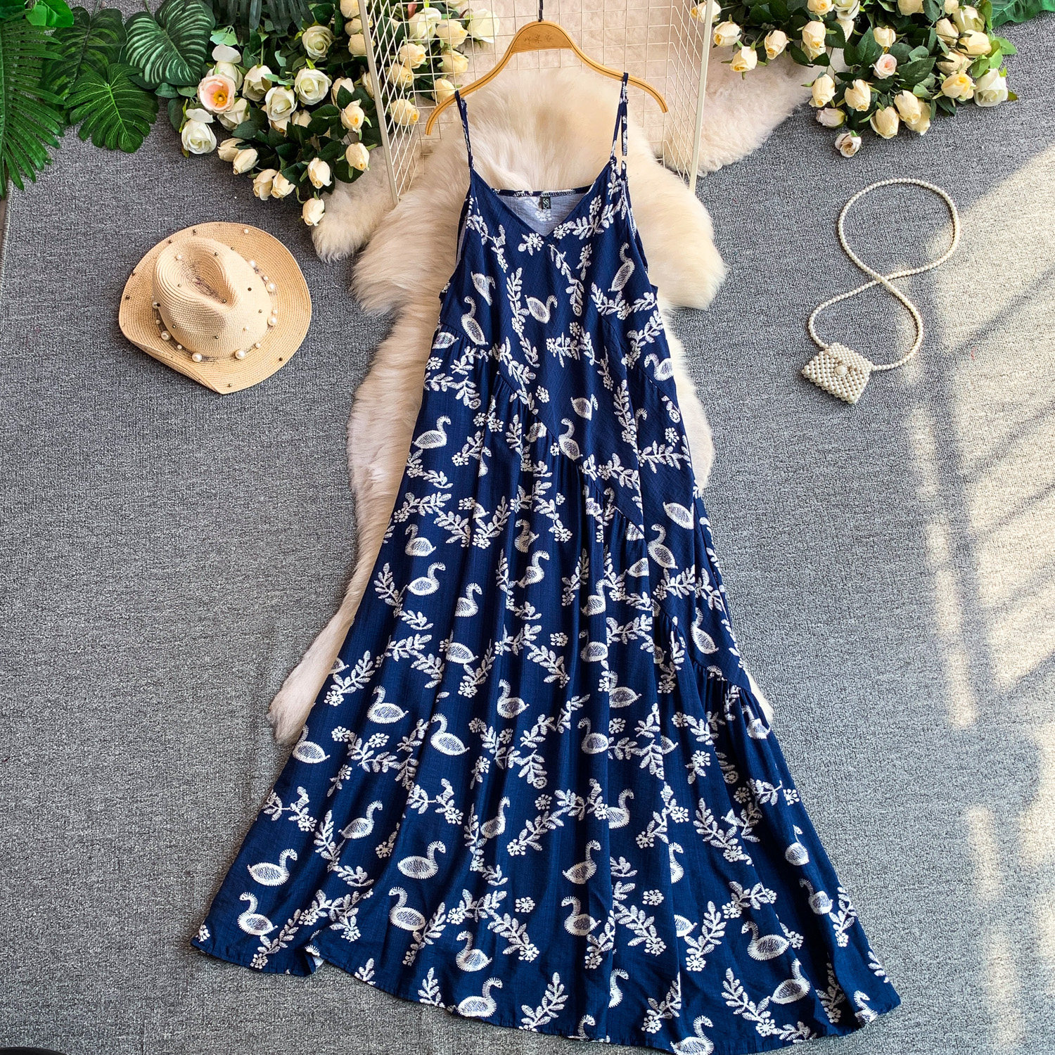 Women's Retro Print V-Neck Dress with Pockets Loose A-Line Skirt Casual Chinese Style Suspender Dress 2026 New Fashion_ecoleips.com