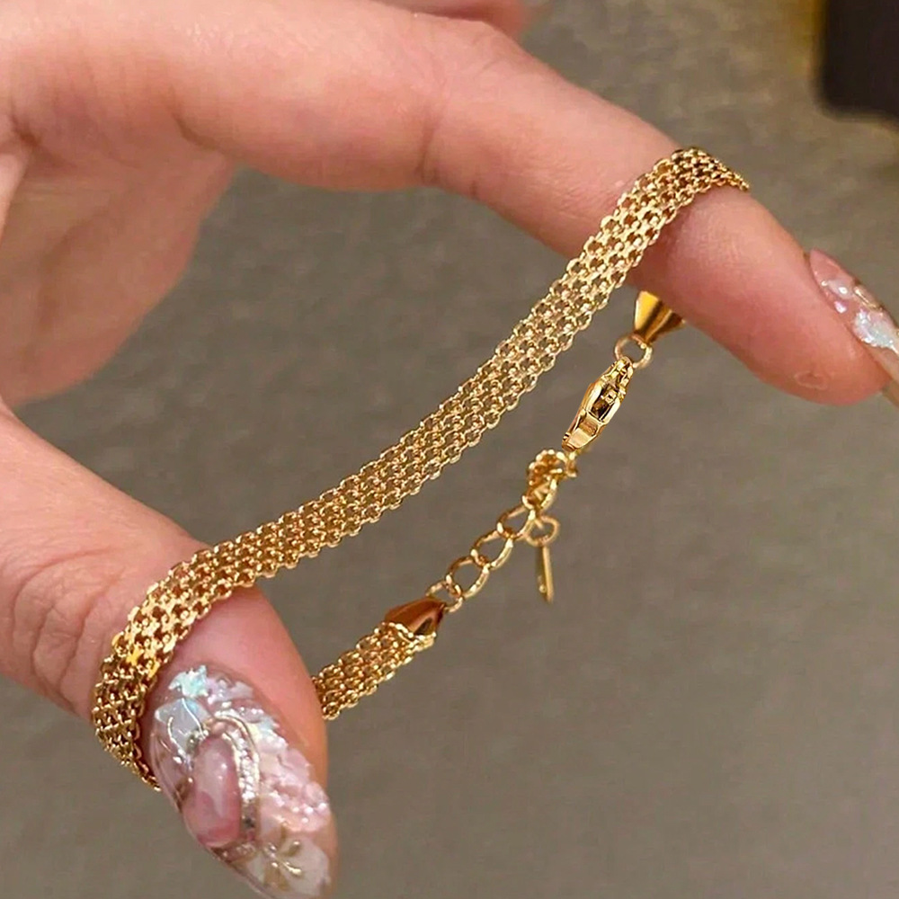 Stainless Steel 18K European and American Trendy Chain Braided Bracelets for Men and Women, Unique Appearance, Accessible Luxury and Exquisite Hand Jewelry Wholesale