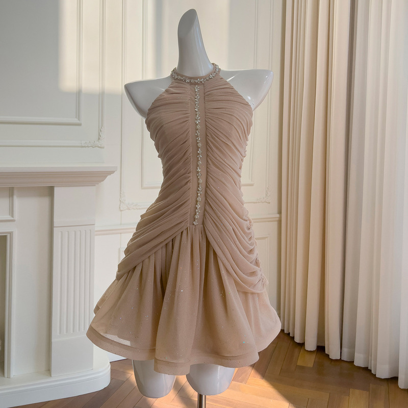 Yige Lila 2025 Early Spring New Nude Halterneck Waist Slimming Look Elegant Dress Dress for Women 69038 Yige Lila 2025 Early Spring New Nude Halterneck Waist Slimming Look Elegant Dress Dress for Women 69038