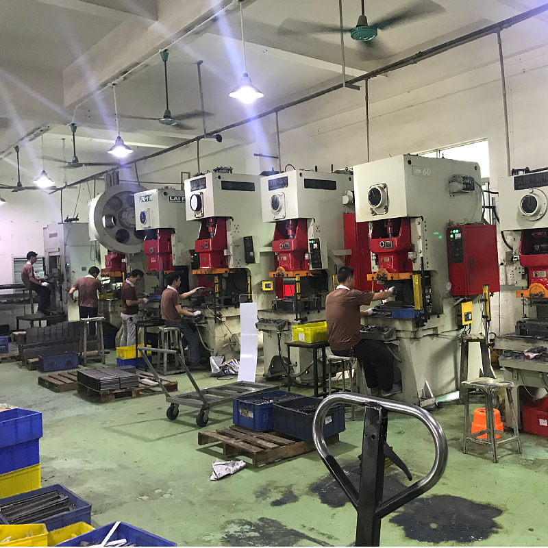 Le Lang puerta mayorista accesorios de hardware puerta de inodoro cerradura de cobre cerradura pequeña llave de cerradura puerta de madera cerradura de lengua única