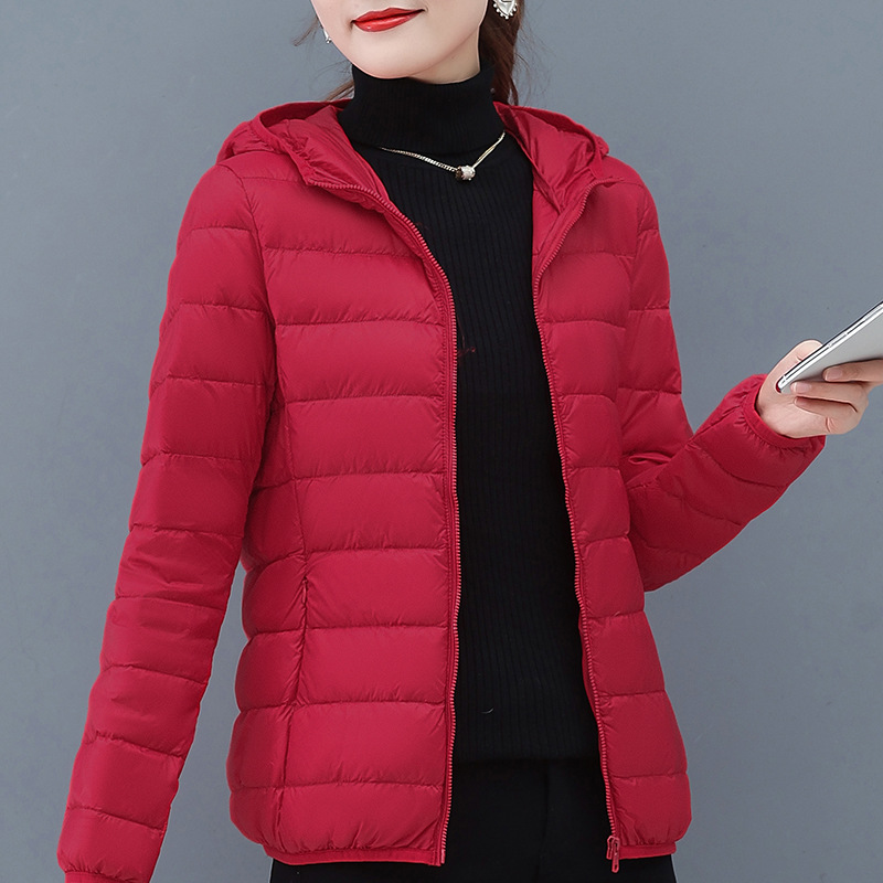 Lightweight down Jacket Women's Short 2025 New Winter Women's Small Middle-Aged Mother Red Hooded Jacket