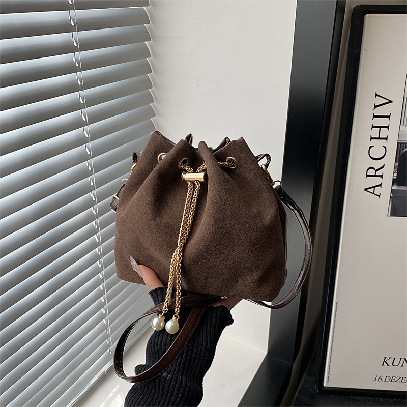 2025 New Autumn and Winter Niche Retro Frosted Small Bag Women's Fashion Simple Crossbody Bag Korean Bucket Bag 2025 New Autumn and Winter Niche Retro Frosted Small Bag Women's Fashion Simple Crossbody Bag Korean Bucket Bag