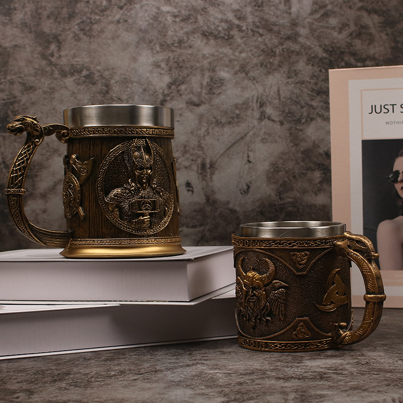 Taza de cerveza en relieve de acero inoxidable de resina creativa americana Taza de calavera punk de personalidad retro