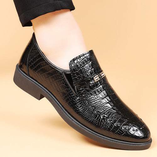 Crocodile-pattern leather shoes, large size, new style, business formal wear men's leather shoes, versatile blue color, British-style slip-on casual shoes.