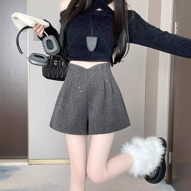 High-Waisted Women's Shorts Winter 2027 New Style Woolen Bloomers for Outerwear with Sequins, Black Wide-Leg Pants to Pair with Boots High-Waisted Women's Shorts Winter 2027 New Style Woolen Bloomers for Outerwear with Sequins, Black Wide-Leg Pants to Pair with Boots