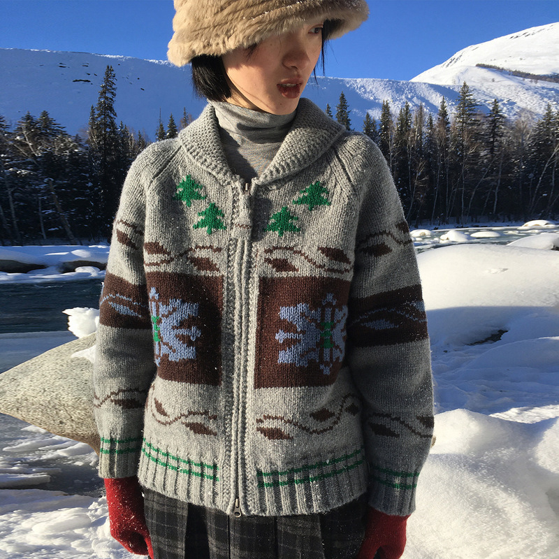 One Piece, Two Sets, Thick Knit Nordic Icelandic Retro Pine Snowflake Square Logo Knitted Zipper Thick Sweater Jacket One Piece, Two Sets, Thick Knit Nordic Icelandic Retro Pine Snowflake Square Logo Knitted Zipper Thick Sweater Jacket