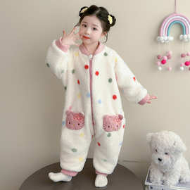 儿童睡衣法兰绒冬季女宝宝加厚家居服可爱卡通圆点爬服2025年新款