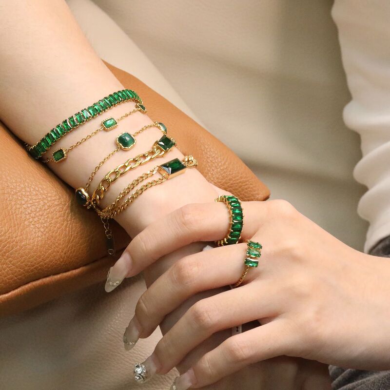 European and American Popular Emerald Bracelet, Light Luxury Design, Single Row Diamond Fashion Tennis Bracelet Jewelry, Stainless Steel Bracelet