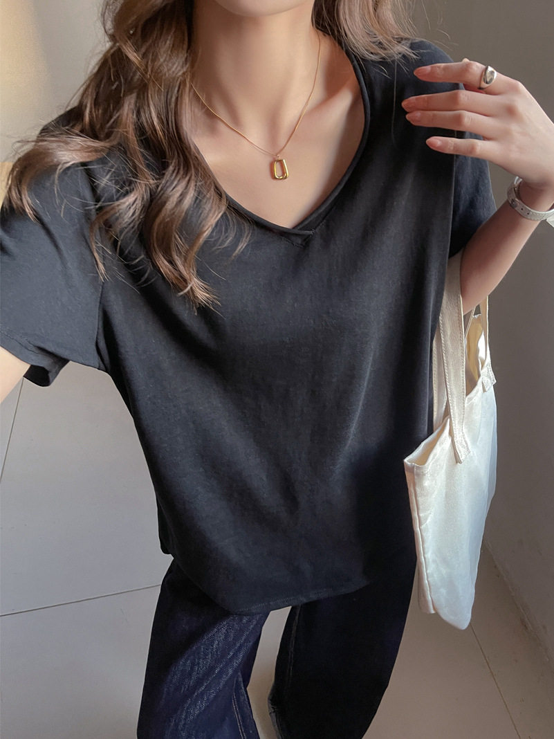 Selección estricta coreana suelta camiseta de mangas cortas mujeres primavera y verano con cobertura de carne para adelgazar se puede usar hombro en V cuello camiseta de base superior