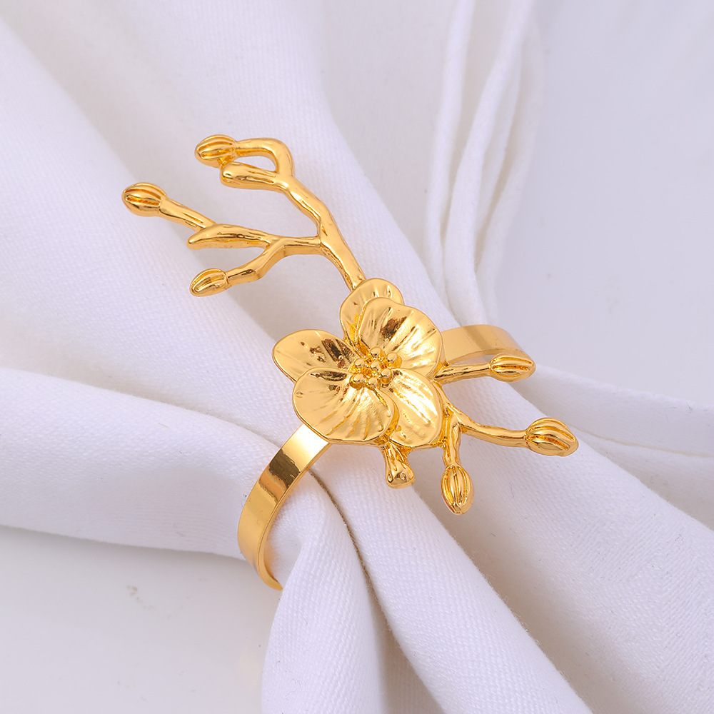 Family Gathering, Cocktail Party Occasion Elegant Plum Blossom Alloy Napkin Ring 1 Piece